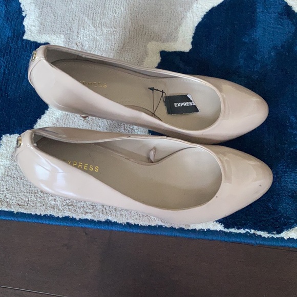Express Heels - Picture 3 of 5